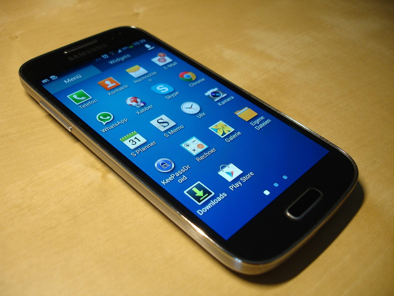 2013年三星Galaxy S4，科技巅峰与价格记忆