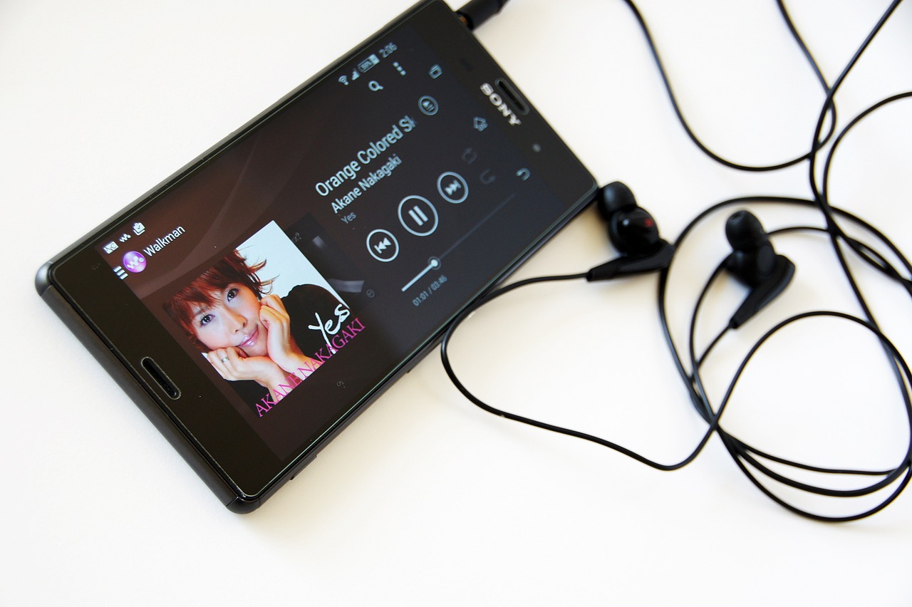 小而美的智能新选择，索尼Xperia 10 II