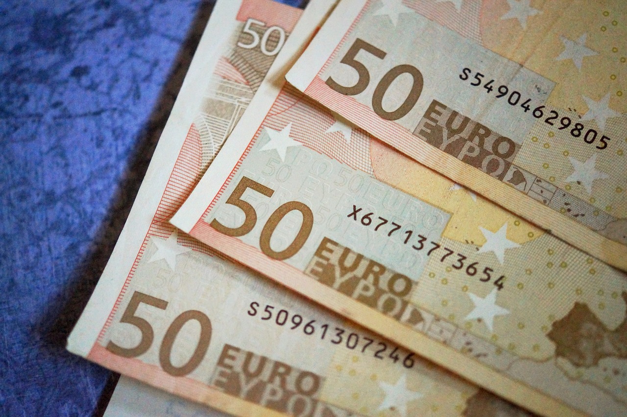 澳门六福珠宝今日金价多少钱一个啊图片大全,多少钱一个