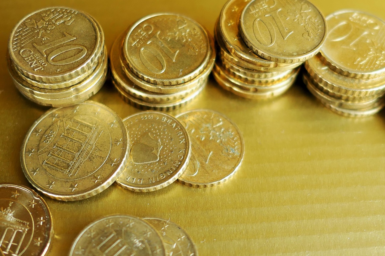 澳门六福黄金今日价格表图片及价格多少钱一克呢,澳门六福黄金今日价格表，金价波动与购买指南
